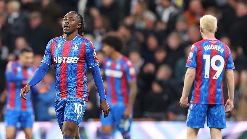 Eberechi Eze and Will Hughes in Crystal Palace home shirts