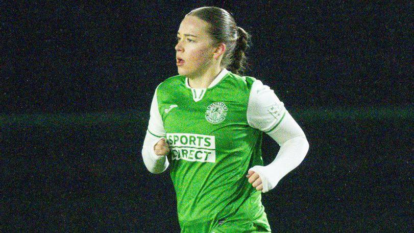 Rosie Livingstone opened the scoring for Hibs. 