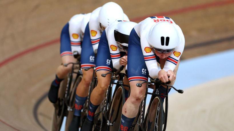 Team GB led by Katie Archibald in action