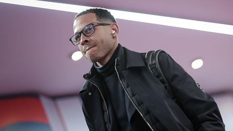 Liam Rosenior arriving at PSG