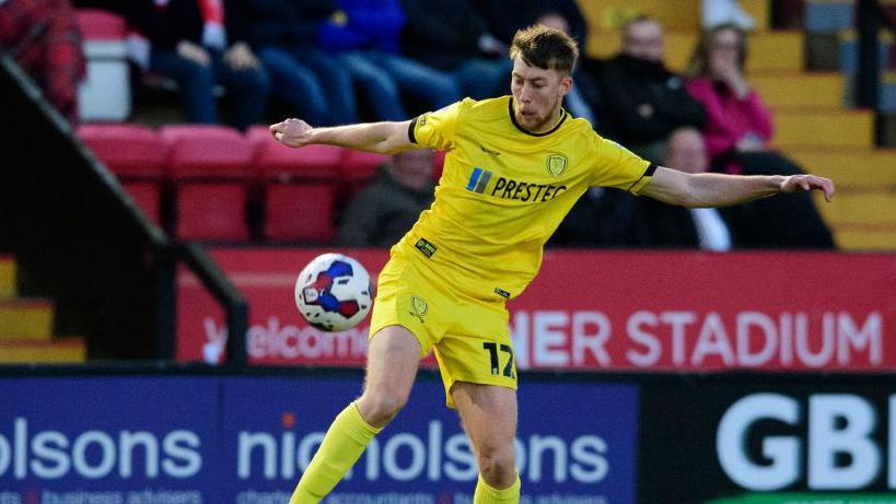 Jasper Moon playing for Burton Albion