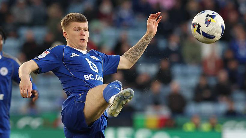 Jordan James playing for Leicester 
