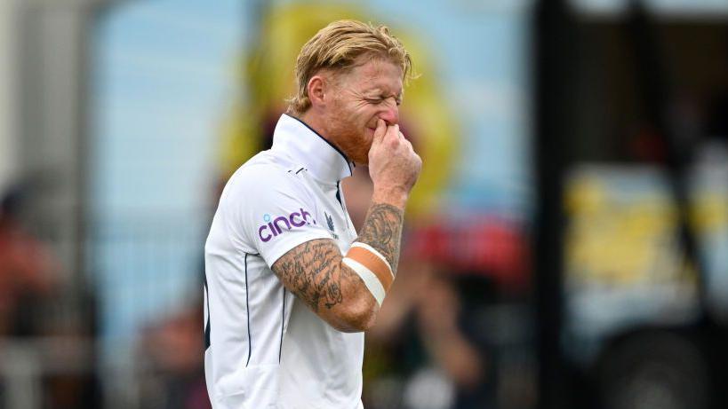 Ben Stokes leaves the field after hurting his hamstring against New Zealand