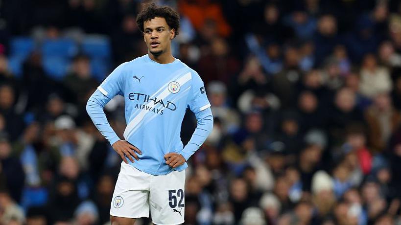 Oscar Bobb in action for Manchester City