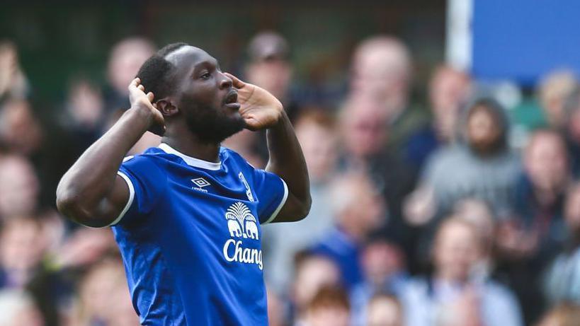 Romelu Lukaku celebrates scoring for Everton in a Premier League game against Burnley in April 2017