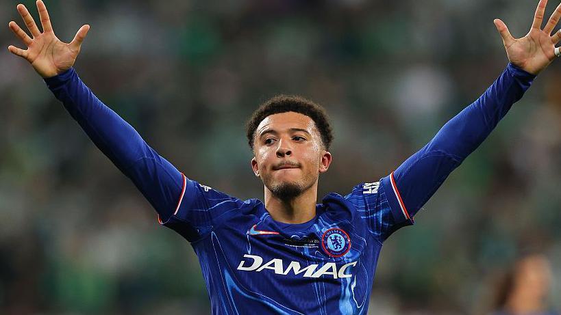 Jadon Sancho playing for Chelsea last season 