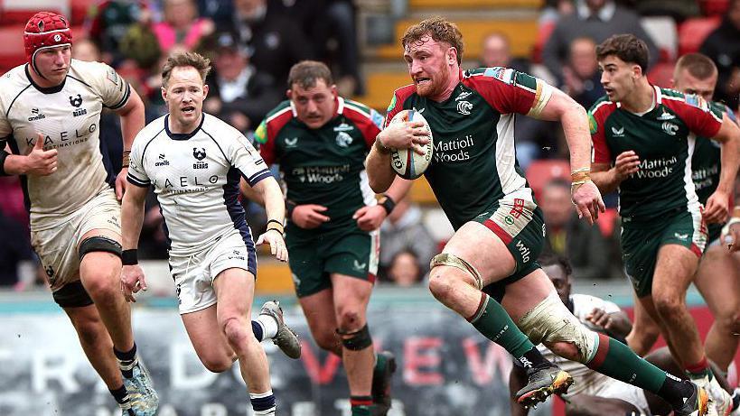 Leicester Tigers lock Ollie Chessum