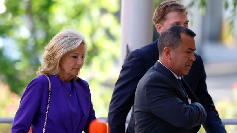 Image shows Jill Biden arriving at court