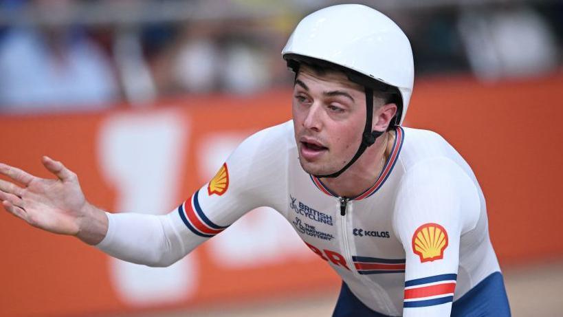 Fin Graham acknowledges the crowd at the 2023 World Championships in Glasgow