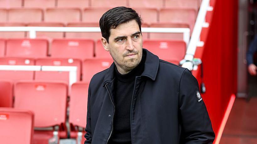 Head Coach Andoni Iraola of Bournemouth before the Premier League match between Arsenal and Bournemouth