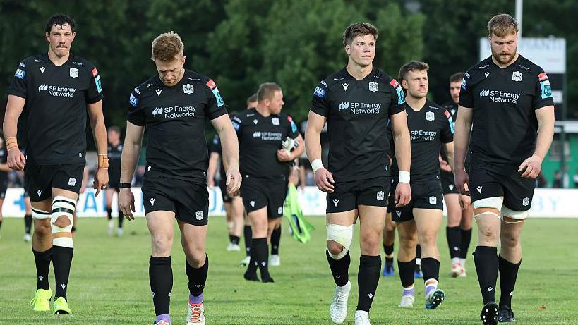Glasgow players look dejected during the game with Benetton