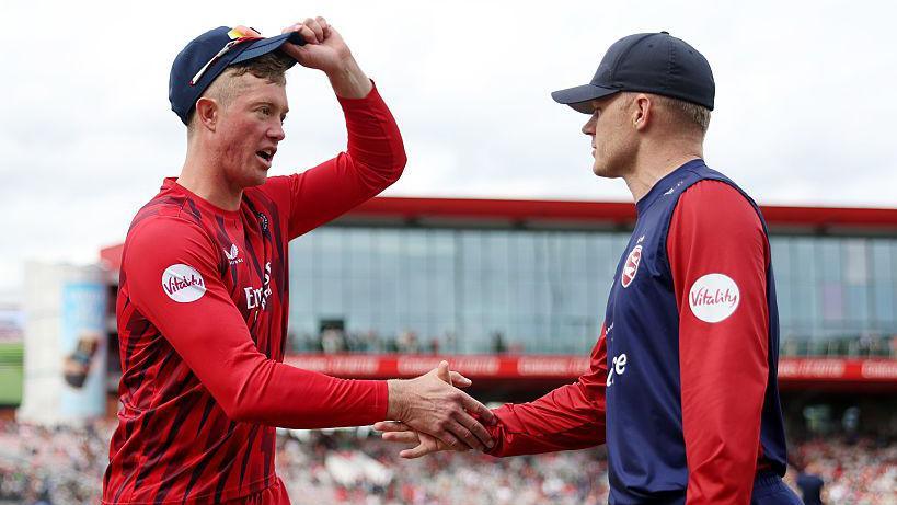 Keaton Jennings (left) and Sam Billings (right) shake hands ahead of Lancashire's 2025 quarter-final against Kent