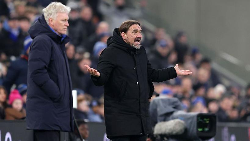 Daniel Farke, manager of Leeds United, alongside David Moyes