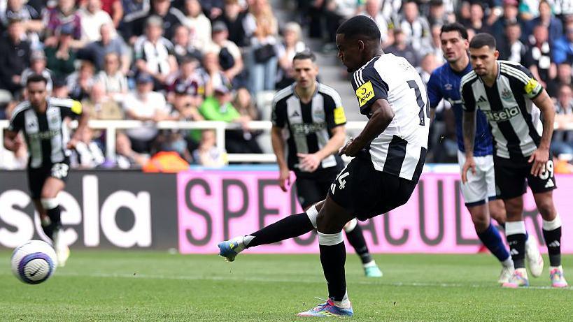 Alexander Isak scores a penalty in Newcastle's Premier League game at home to Ipswich Town