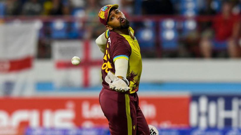 Nicolas Pooran drops a catch