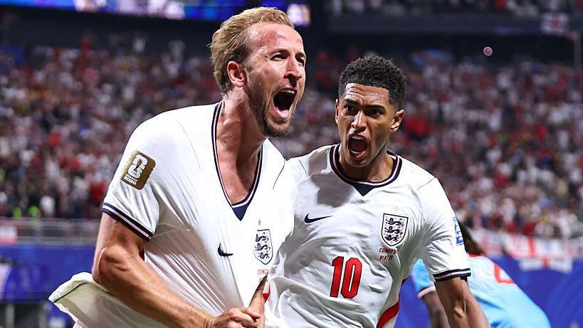 Harry Kane and Jude Bellingham celebrate