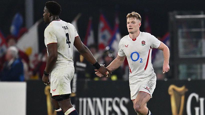 Fin Smith and Maro Itoje playing against Italy