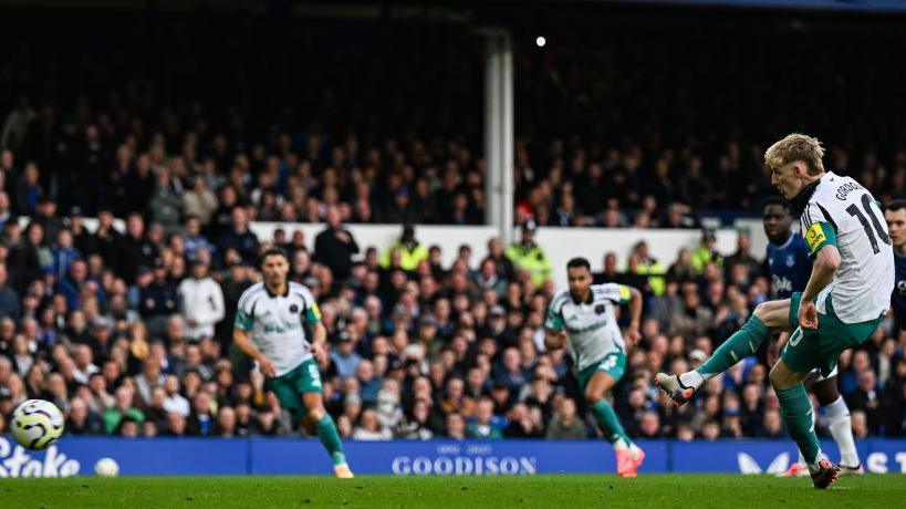 Newcastle United's Anthony Gordon saw his penalty saved by Everton keeper Jordan Pickford at Goodison Park