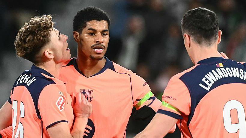 Elche 1-3 Barcelona: Marcus Rashford scores again as Barca go four points  clear - BBC Sport