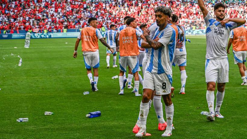 Bottles thrown at Argentina players