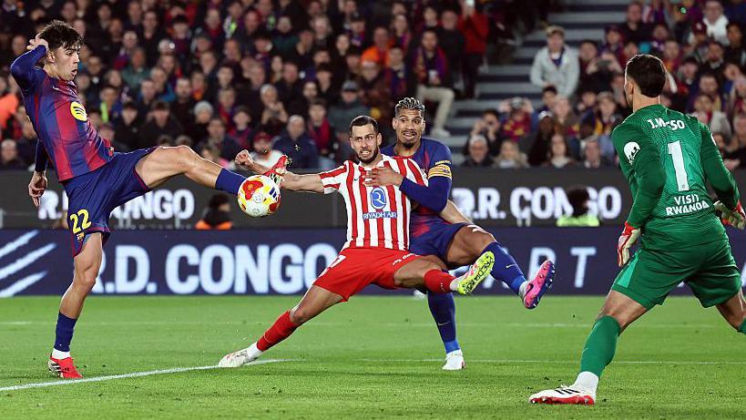 Marc Bernal scoring second for Barcelona against Atletico Madrid