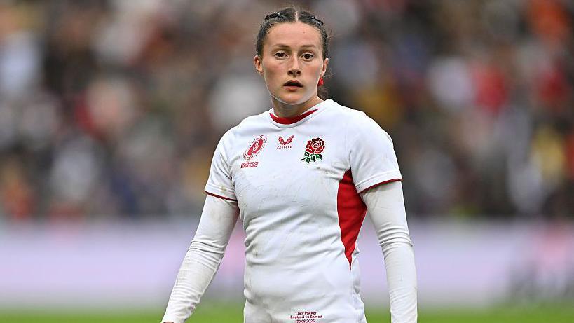 Lucy Packer playing for England at the 2025 Rugby World Cup