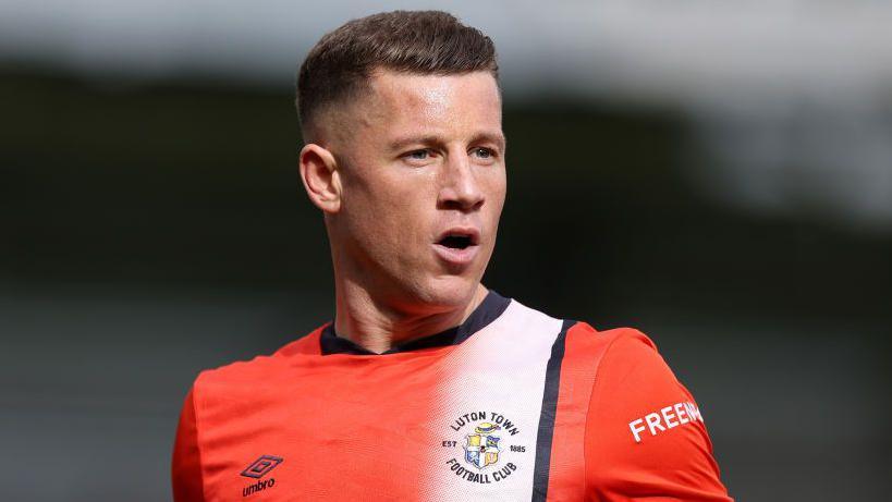 Ross Barkley playing for Luton