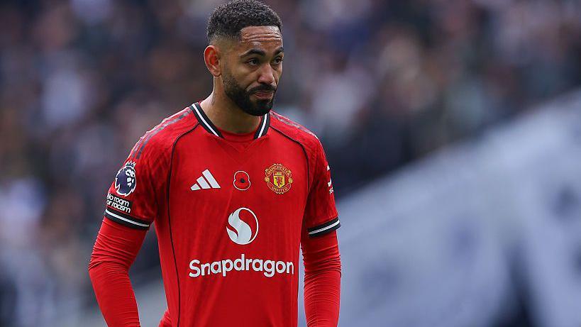 Matheus Cunha in action for Manchester United