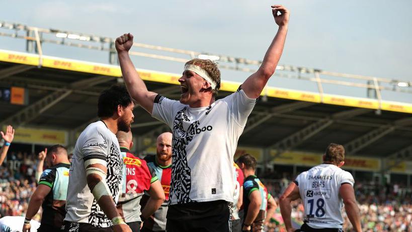 Joe Batley of Bristol Bears celebrates after their final try during the Premiership match between Harlequins and Bristol Bears at The Stoop