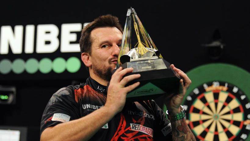 Jonny Clayton celebrates