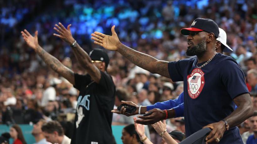 LeBron James offers support to the US women's team