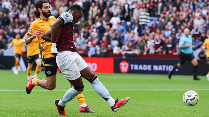 Jhon Duran scoring a goal for Aston Villa