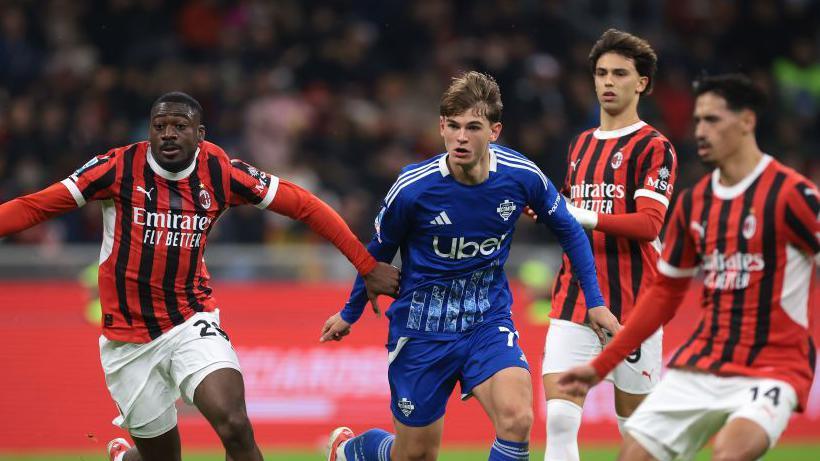 AC Milan playing Como in Serie A in March 2025