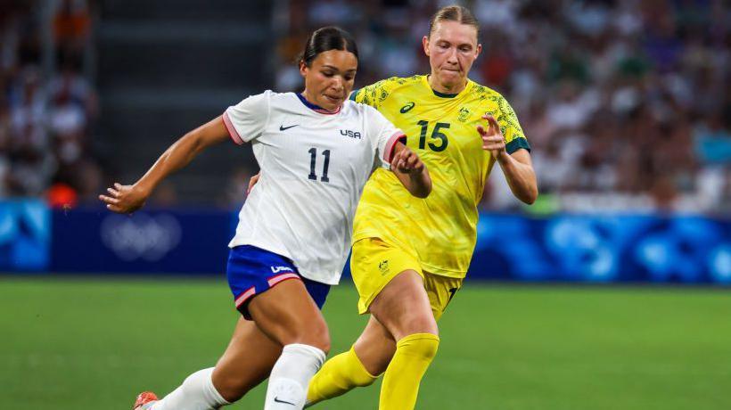 Clare Hunt (right) playing for Australia at the Paris 2024 Olympics