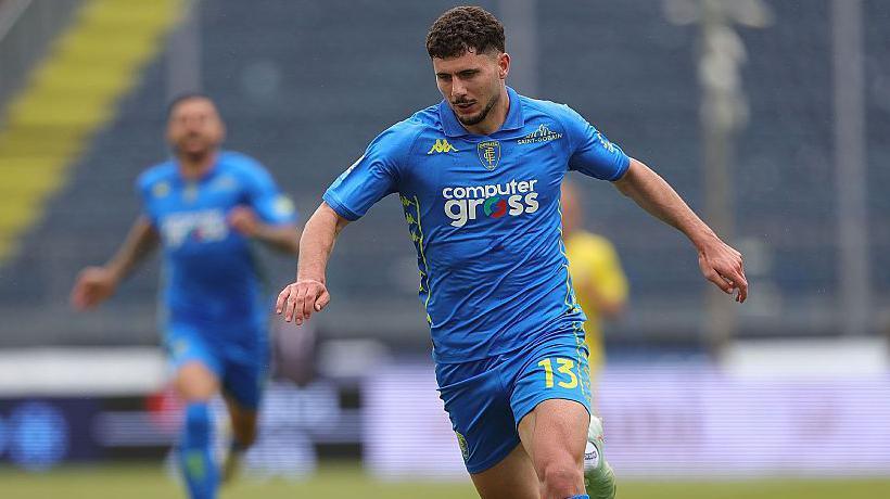 Liberato Cacace in action during a game for Empoli