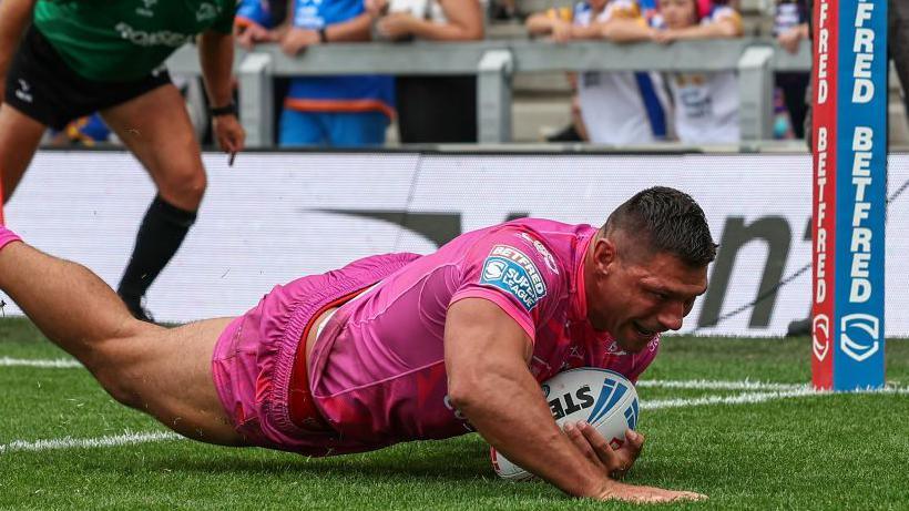 Hull KR winger Ryan Hall scores a try