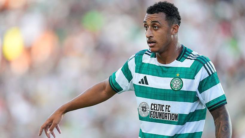 Adam Idah in action for Celtic 