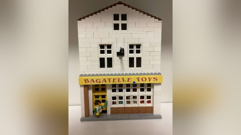 A model of Bagatelle toy shop made of Lego