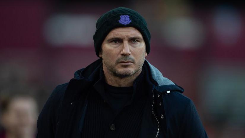 Frank Lampard wearing an Everton hat