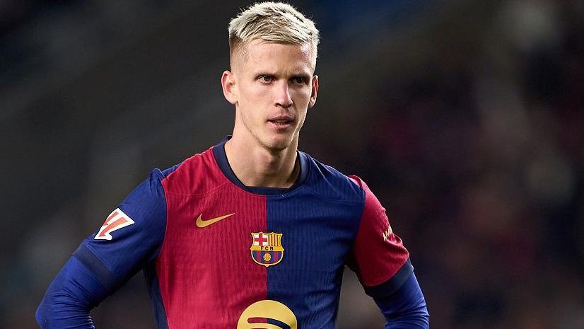 Dani Olmo looks on during a La Liga match playing for Barcelona