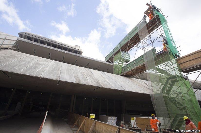 Construction work at Tancredo Neves International Airport, Belo Horizonte