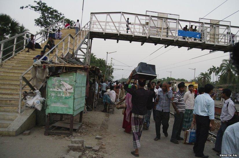 The informal sector collects huge quantities of E-waste and parcels them off to Sangrampur, a village in the South 24 Parganas of West Bengal.