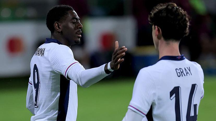 Divin Mubama and Archie Gray in England kit