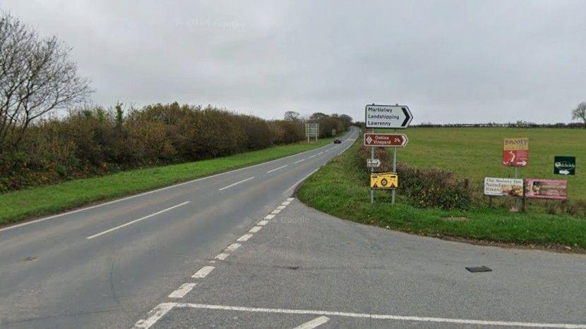 Yr A4075 rhwng Yerbeston a Phont Canaston
