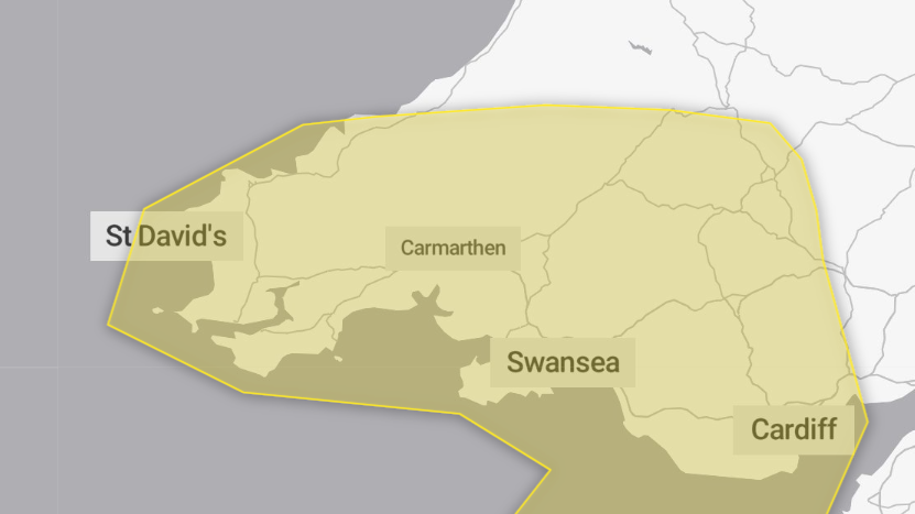 Map o rybudd melyn y Swyddfa Dywydd ar draws de ddwyrain a de orllewin Cymru
