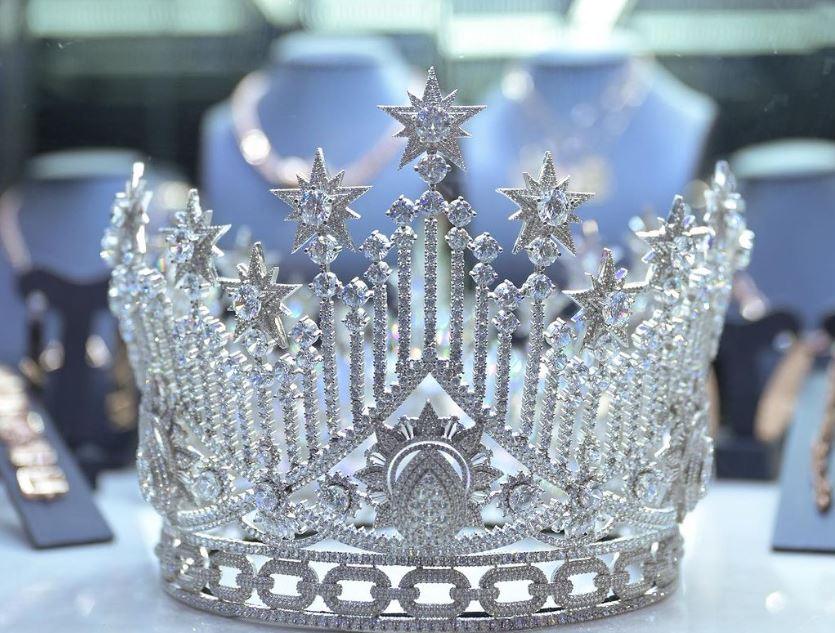 Picture of the glittering Miss Universe Indonesia crown