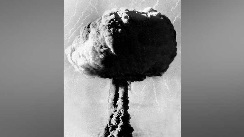 A black-and-white photo of a mushroom cloud at Maralinga in 1956