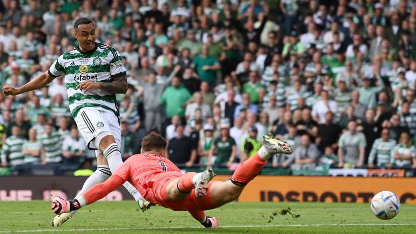 Adam Idah scores for Celtic