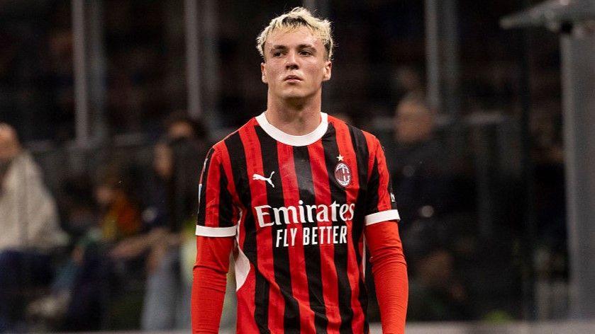 Alex Jimenez pictured during a game for AC Milan