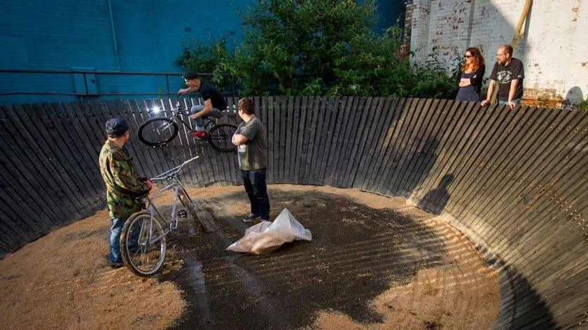 A Wall of death for bicycles.